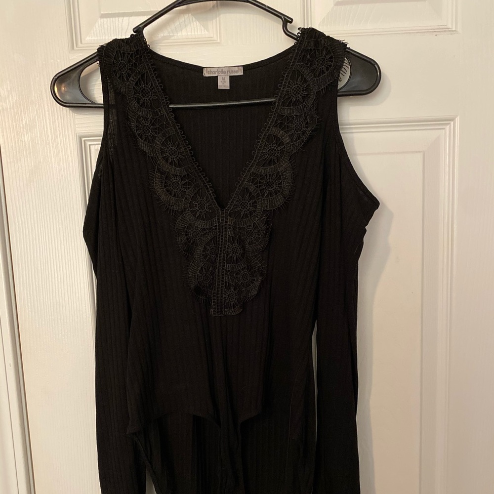Cut-out shoulder Black ribbed body suit